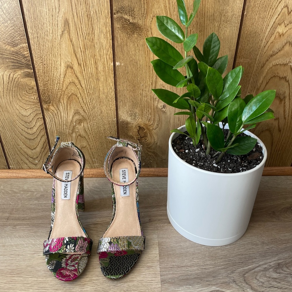 Steve Madden,  size 6